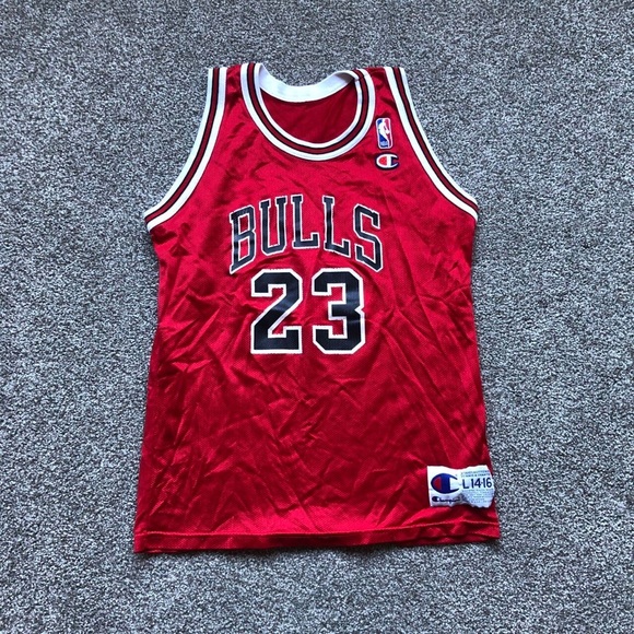 VINTAGE CHICAGO BULLS MICHAEL JORDAN #23 BASKETBALL JERSEY - Picture 2 of 8